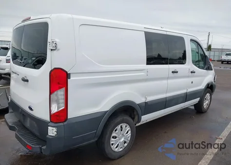 2016 Ford Transit-250 z USA, uszkodzony, nr VIN 1FTYR1ZM2GKB04590